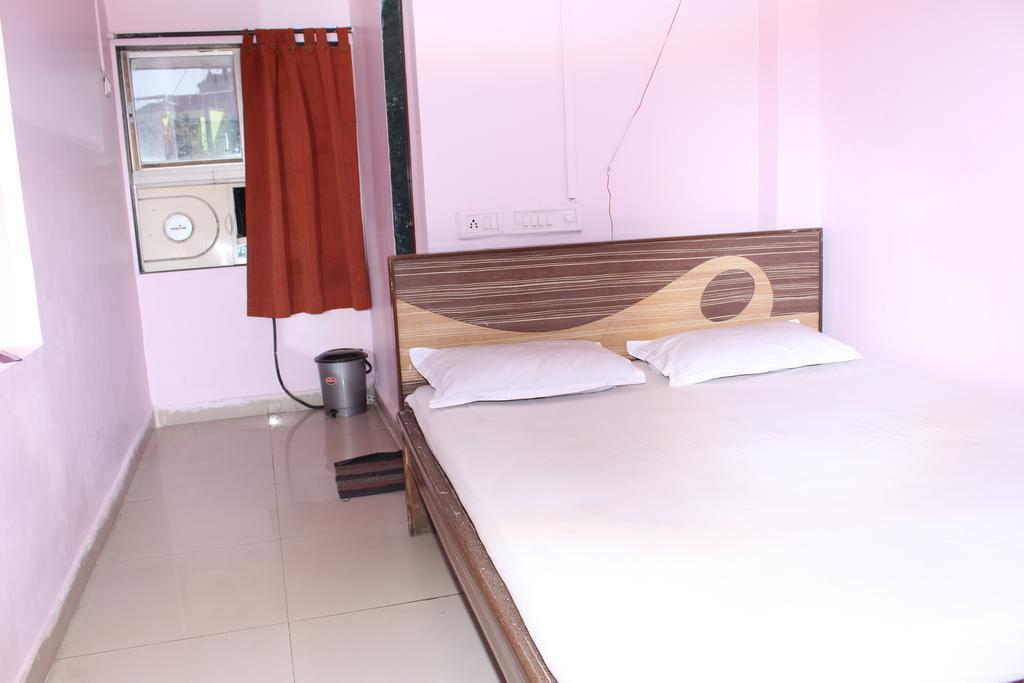 Hotel Shiva Panvel Esterno foto