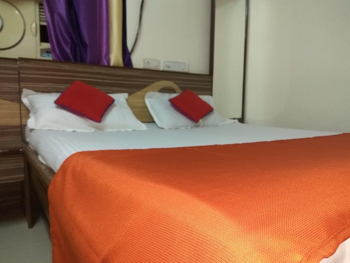 Hotel Shiva Panvel Esterno foto