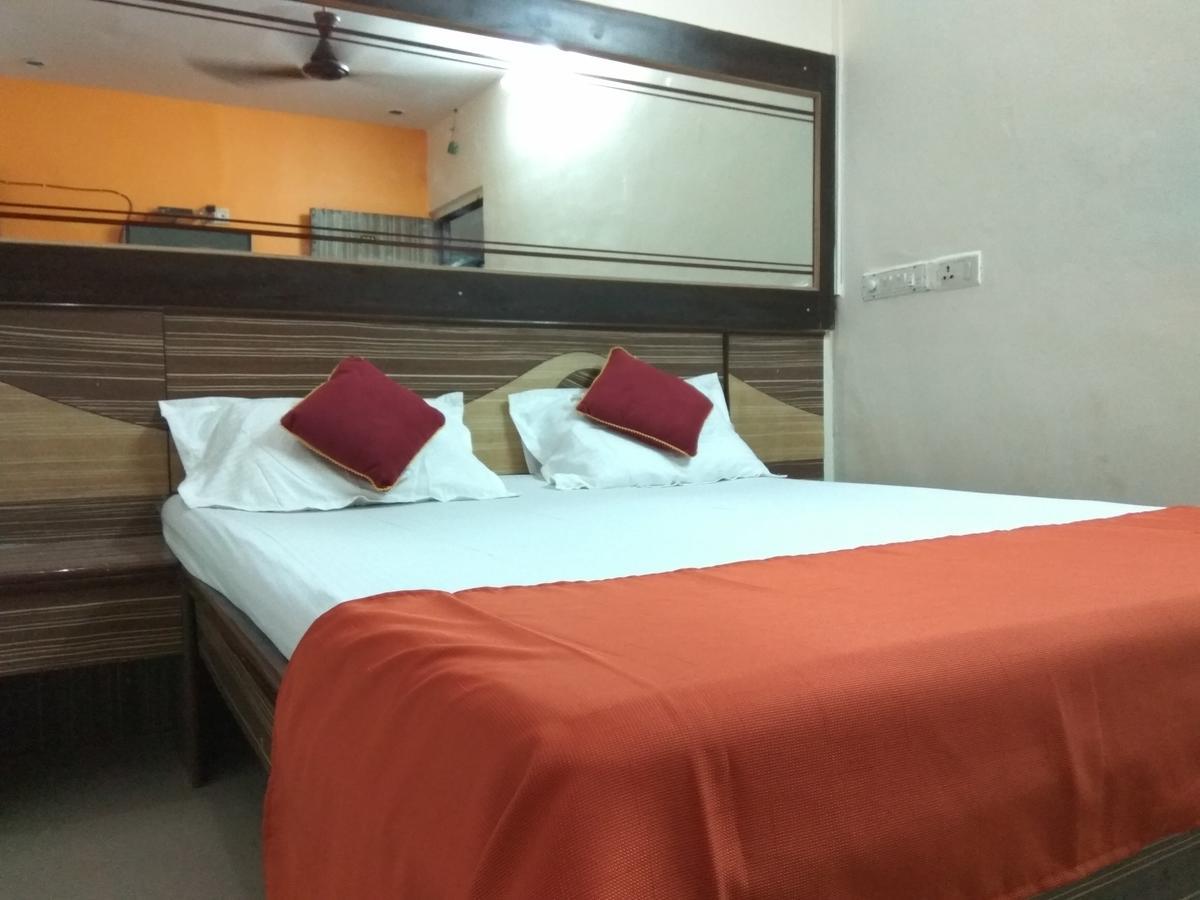 Hotel Shiva Panvel Esterno foto